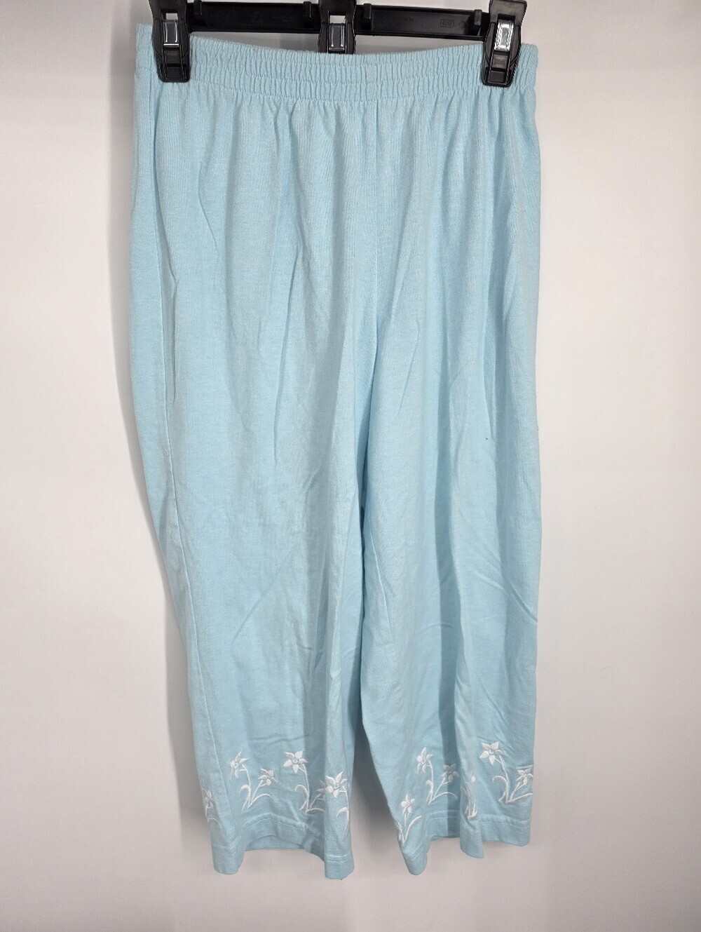 Cathy Daniels Light Blue Embroidered Floral Capri Crop Pants Size Medium M